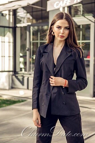 Yana Profile image 4