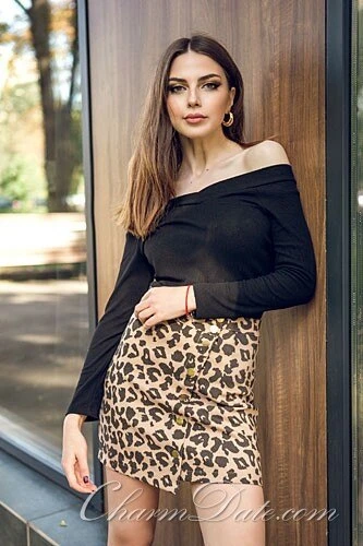 Yana Profile image 1
