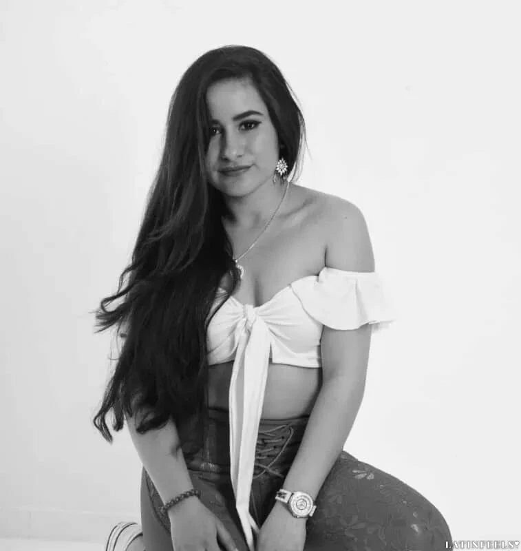 Laura Profile image 4
