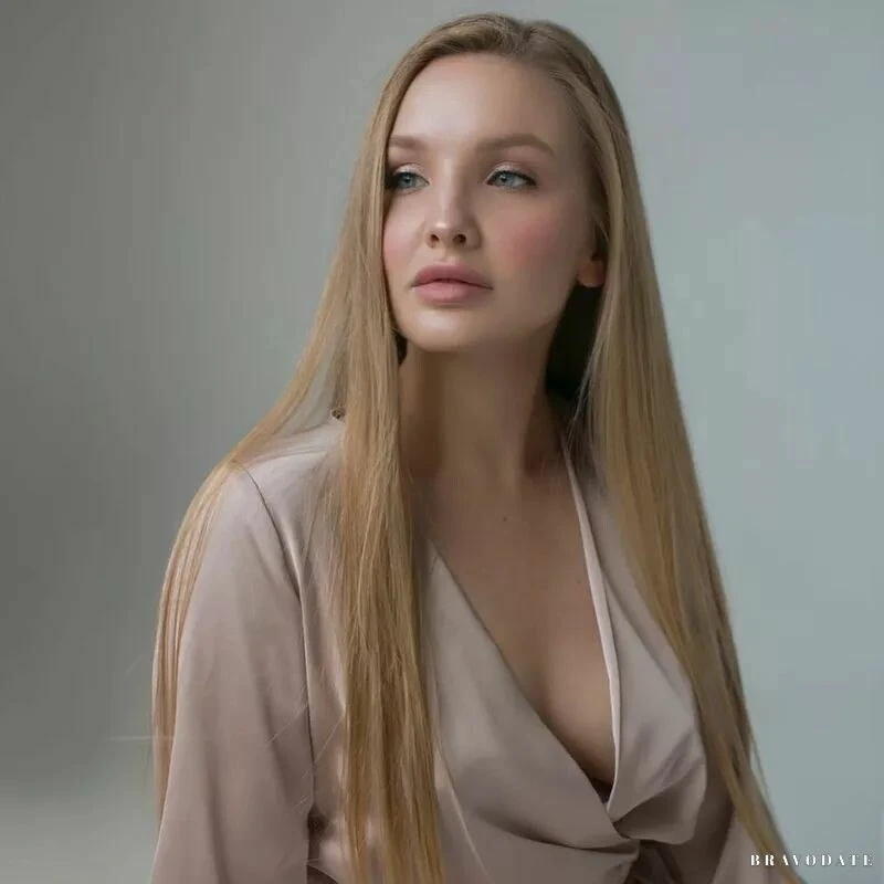Yulia Profile image 3