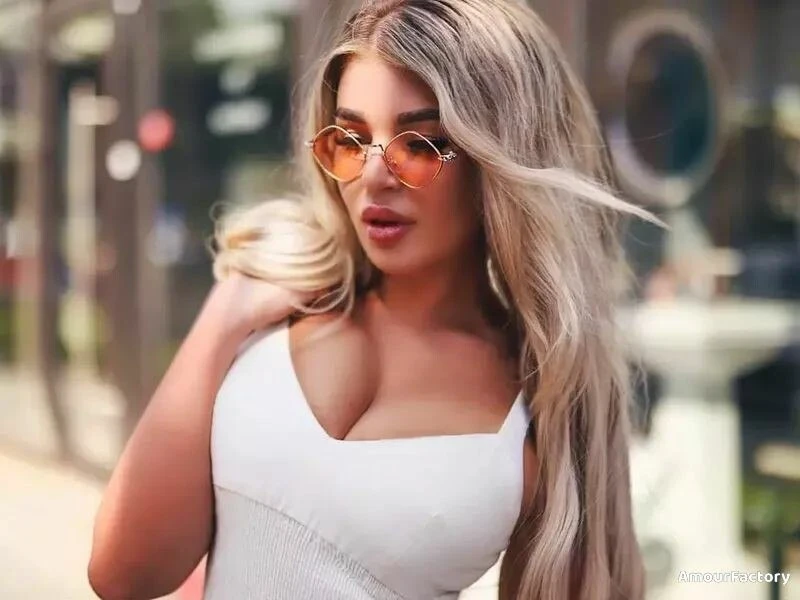 Ksenia Profile image 1