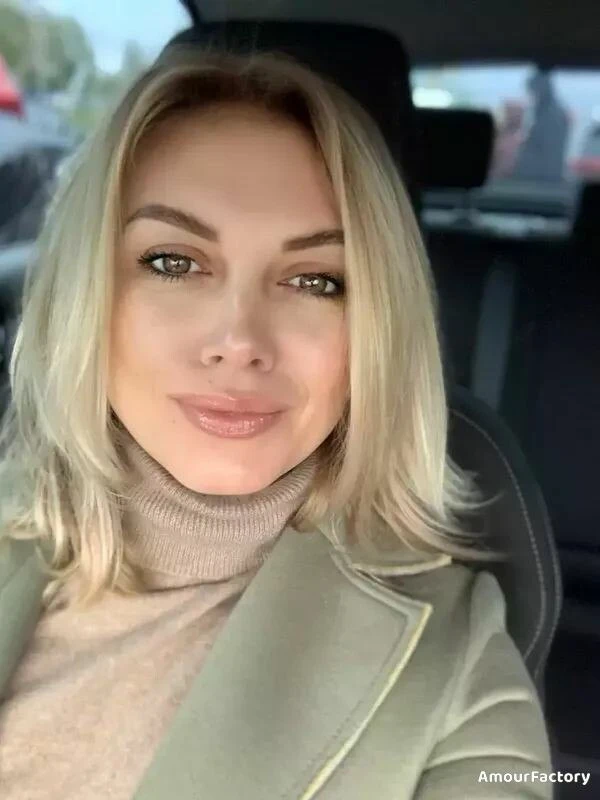 Oksana Profile image 2