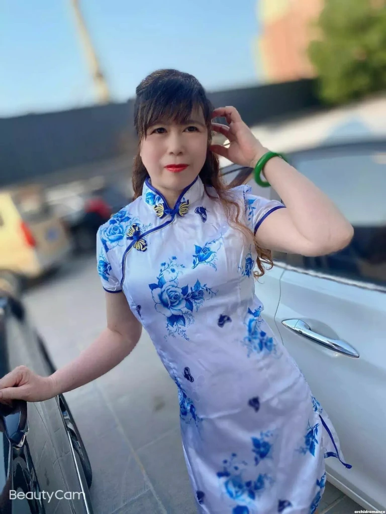 Lili Profile image 2