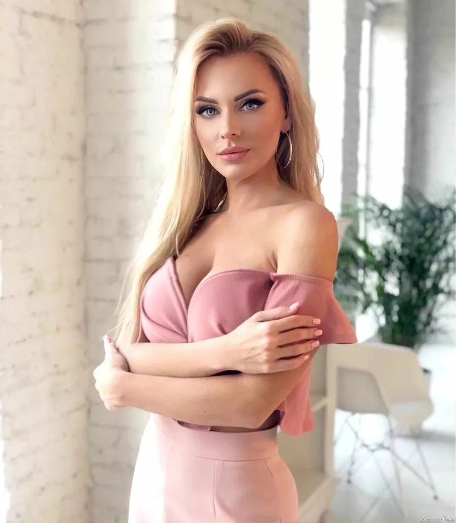 Yuliia Profile image 4