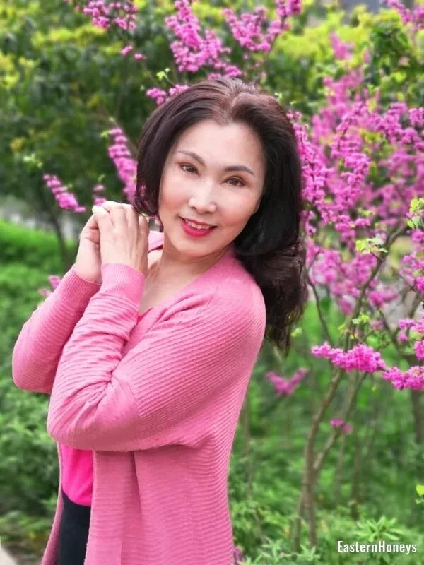 Lingfang Profile image 1