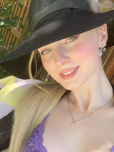 Scarlett1731 Profile image 1